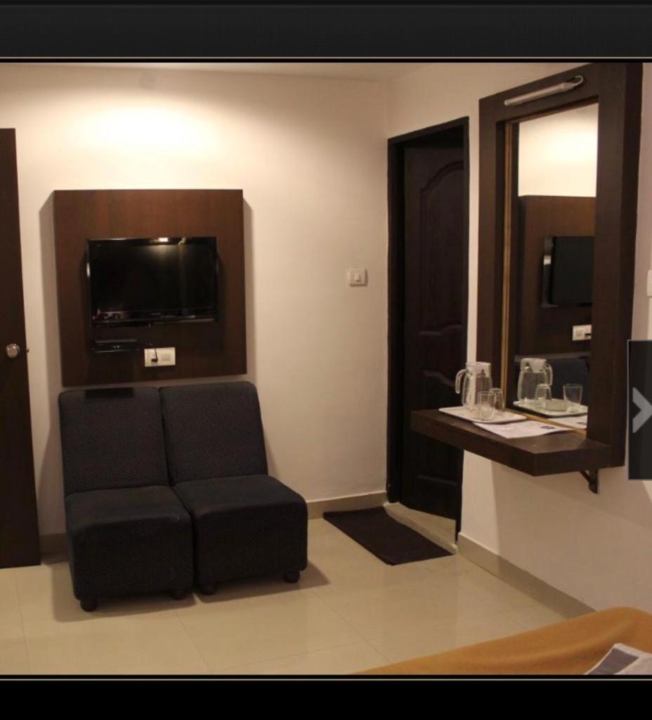 Hotel Aashraya Mysuru Zewnętrze zdjęcie